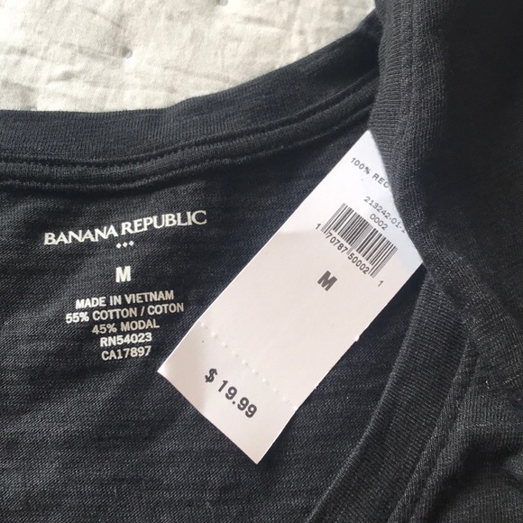 Banana Republic med tshirt - Picture 3 of 3